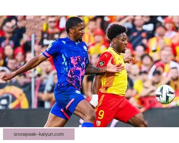 里尔足球俱乐部迎来新赛季,力争展现冲击力与竞争力提升 里尔足球俱乐部迎来新赛季,力争展现冲击力与竞争力提升