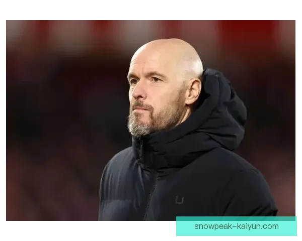 滕哈赫与球员关系持续提升，球队团结力显著增强